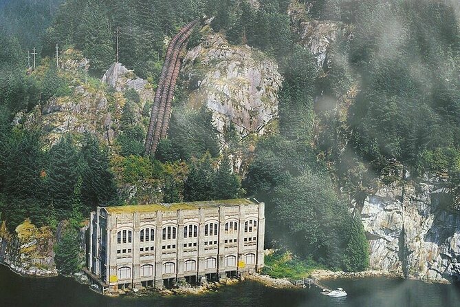 2 Hour Chartered Boat Tour from Deep Cove North Vancouver - The first stretch into an ice-age fjord
