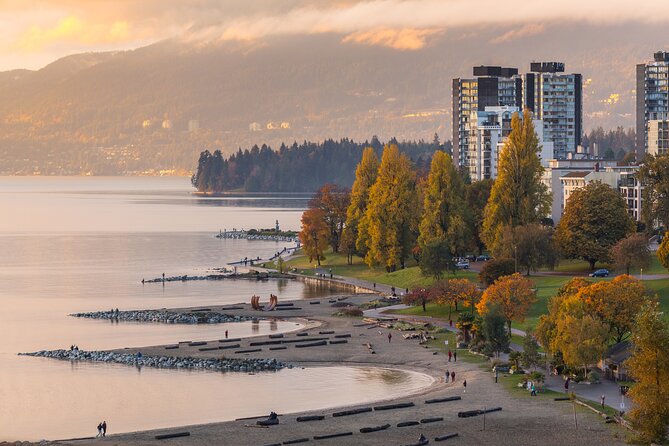 3 hours Private Vancouver Tour-from YVR Airport or Cruise Port - Stanley Park in 70 minutes of carefully chosen stops
