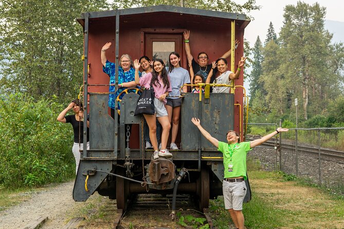 4-Day Canadian Rockies & Banff Classic Summer Tour - Guides, coach comfort and group rhythm
