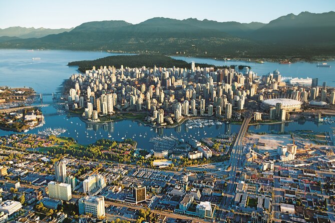 7 hours Private Vancouver Tour-from YVR Airport or Cruise Port - Starting in Chinatown and Gastown