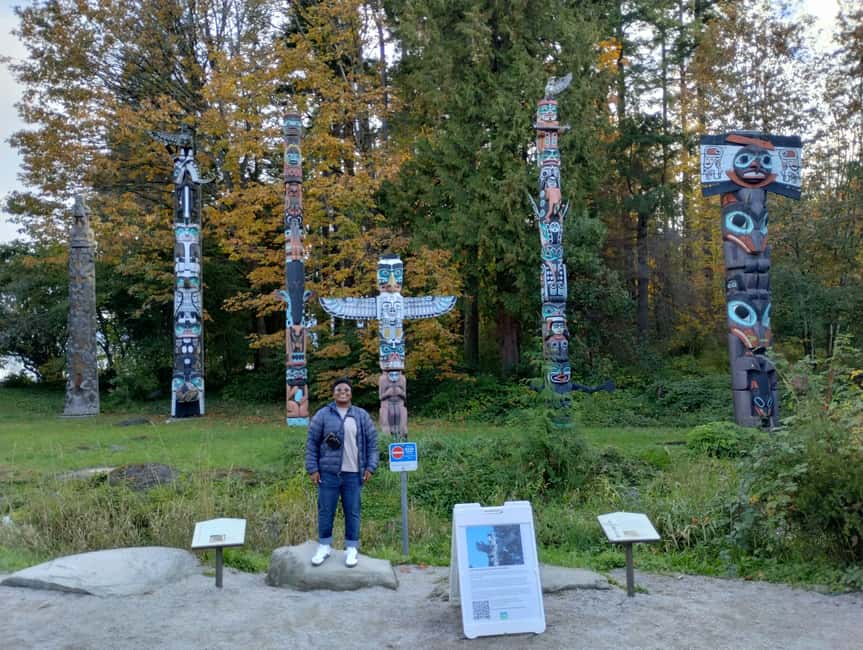Aquarium & StanleyPark+20 Gem Spots+City/Vip Car+Small Group - Gardens, historic features, and the park’s small surprises