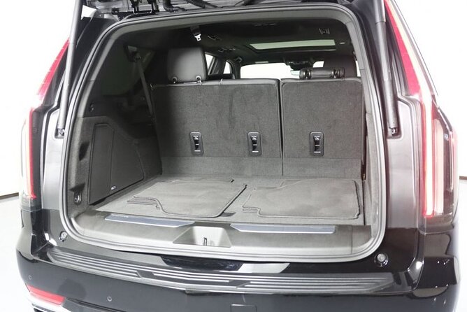 Arrival Private Transfer from Vancouver YVR or Cruise Port to Vancouver by SUV - From Canada Place to downtown Vancouver