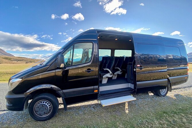Arrival Private Transfer Vancouver YVR or Cruise Port to Vancouver by Minibus - Finding your chauffeur at Vancouver International Airport