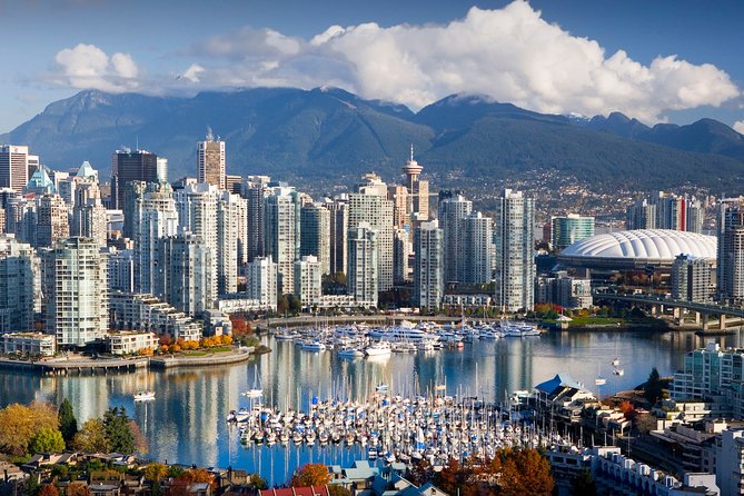 Arrival Transfer: Vancouver Airport YVR - Vancouver by Luxury SUV - A calm exit from Vancouver International Airport
