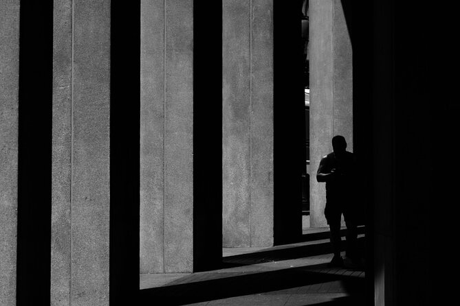 Art of Street Photography Guided Walk - A useful first activity in Vancouver