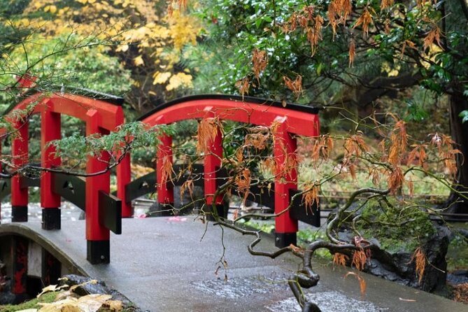 Best of Victoria and Butchart Gardens Day Tour from Vancouver - What the guides add to the day