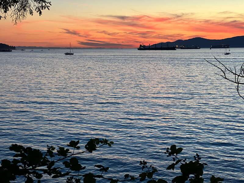 Bike and Hike Vancouver - Stanley Park is the main riding prize