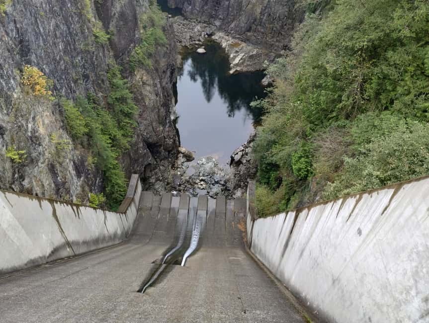 CAPILANO BR+GROUSE Mtn+STANLEY P+DAM+LAKE+HATCHERY/CAR/9in1 - The salmon hatchery adds a quieter stop