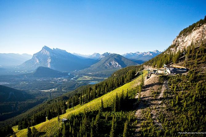 Circle West - Canadian Rockies Round Trip Bus Tour From Vancouver - Guides, drivers, and the group atmosphere