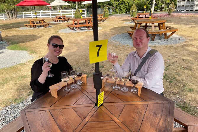 Elegance Unforgettable Tesla Wine Tour & Lunch - Robert Can Make the Difference