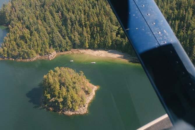 Extended Vancouver Panorama Scenic Seaplane Tour - Pilots, staff, and the feel of the operation