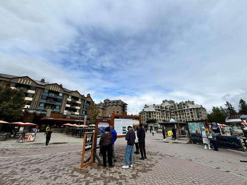 From Vancouver: Full-Day Whistler Tour - Summer stops: Shannon Falls and the Sea to Sky Gondola