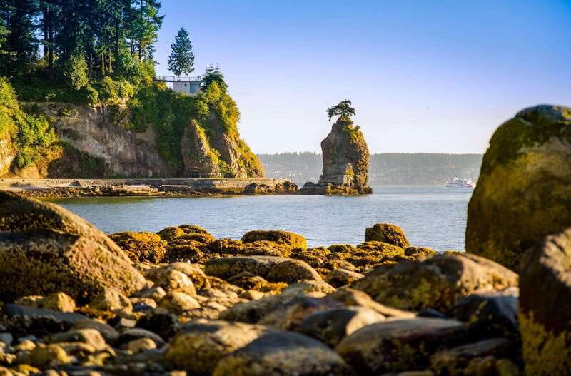 From Vancouver: Shannon Falls and Whistler Sightseeing Tour - A short stop at Horseshoe Bay