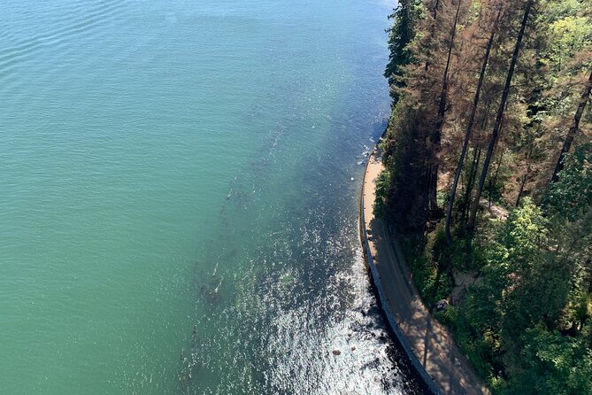 Half-day Hike and Bike Tour in Vancouver - Stanley Park: Ten Kilometers Around the Seawall