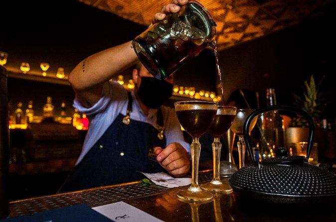 Hidden Cocktail Crawl in Chinatown - Brian’s role and the small-group advantage