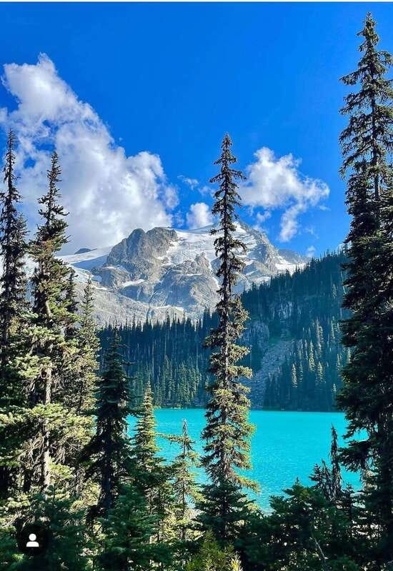Joffre Lakes/ Hiking Day Trip - Three turquoise lakes above the Sea to Sky route