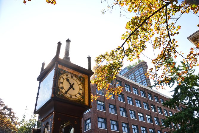Photography & Hiking in Nature - Gastown finishes with cobblestones and the Steam Clock
