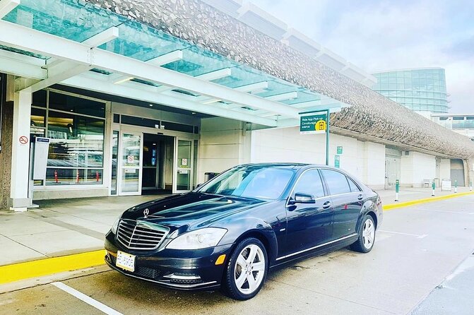 Private Airport Transfer from Vancouver Airport to Downtown Hotel - A calm start at Vancouver International Airport