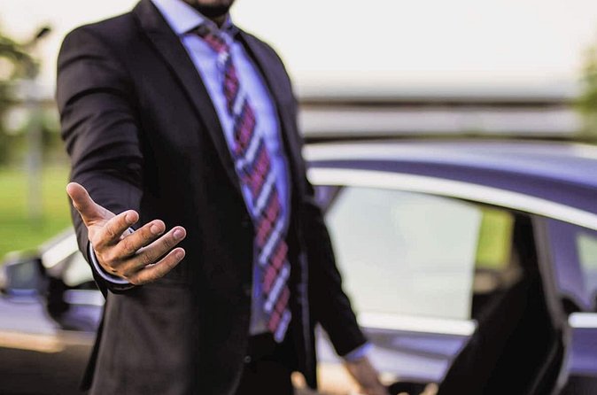 Private Airport Transfer to Vancouver Downtown and Canada Harbour - Canada Place and the cruise-port connection