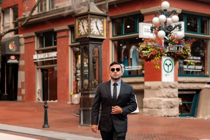 Private Vacation Photoshoot with Photographer in Vancouver - Starting downtown at 433 Seymour Street