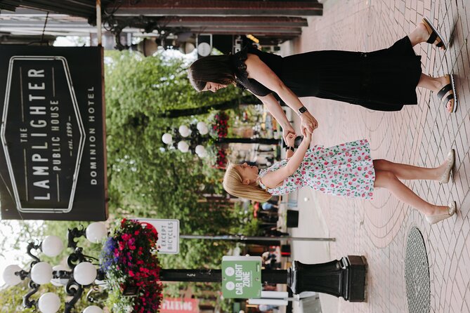 Private Vacation Photoshoot with Photographer in Vancouver - Choosing between 30 minutes and one hour