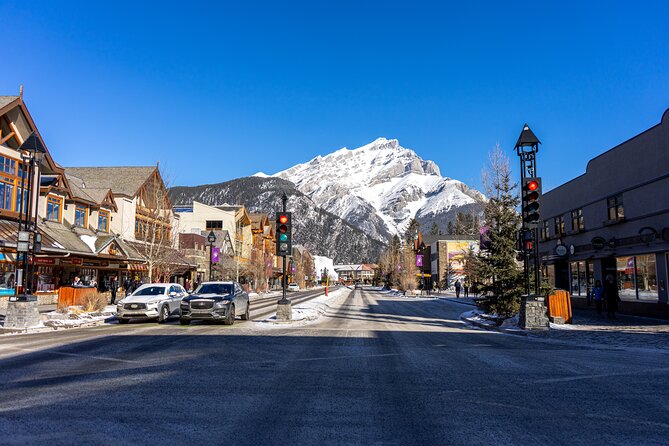 Rockies Winter Premium Tour - Day 2: From high passes to Lake Louise