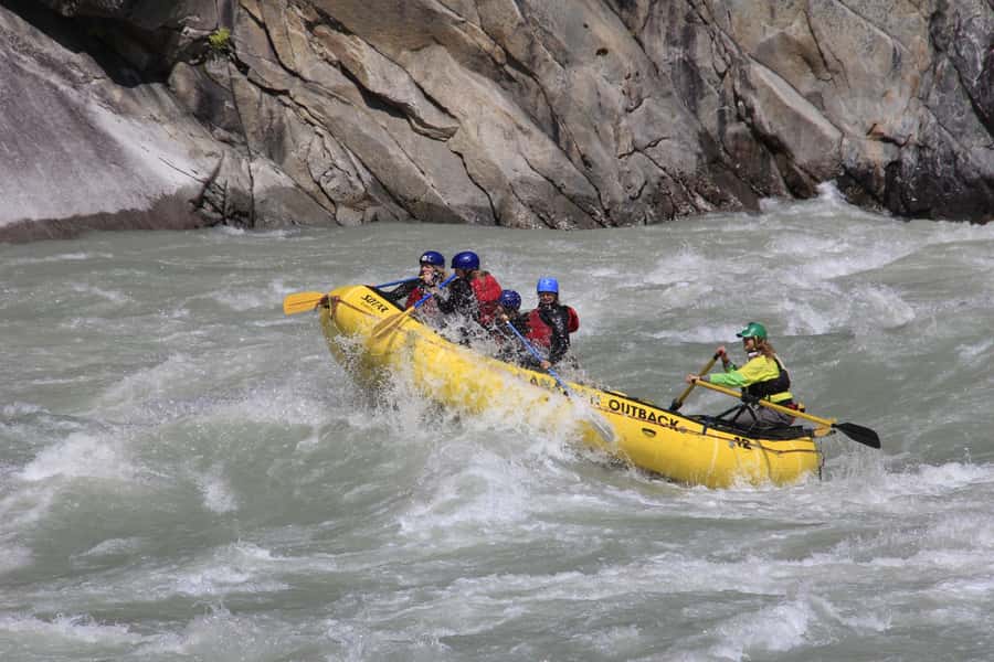 Squamish: Wet and Wild Elaho Exhilarator Rafting Experience - Taking on Class 3 and 4 white water