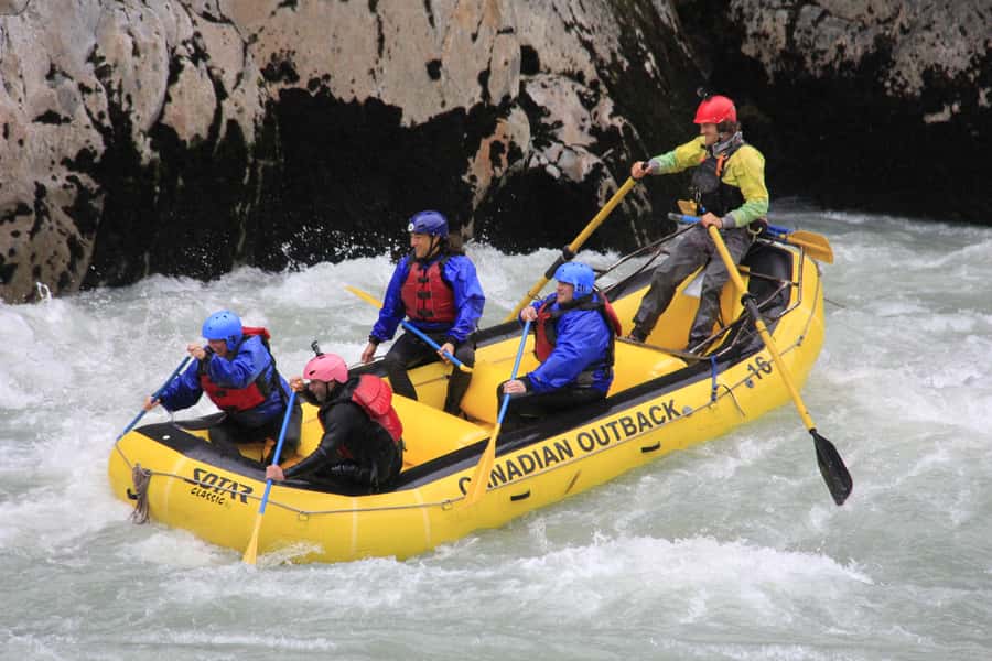 Squamish: Wet and Wild Elaho Exhilarator Rafting Experience - Meeting the challenge at Devil’s Elbow