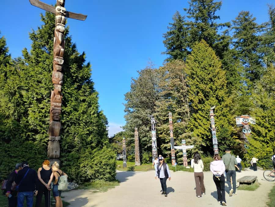 Stanley Park CarTour:SmallGroup/Comfort&CheaperThan BikeTour - Under the Lions Gate Bridge to Prospect Point