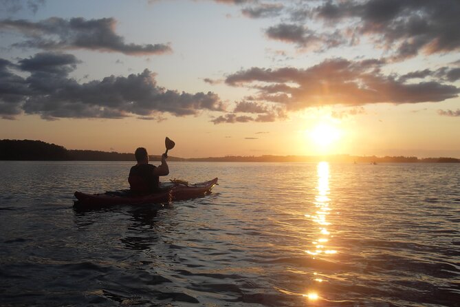 Sunset Boat Cruise in Vancouver - What the 40-foot boat means for your evening