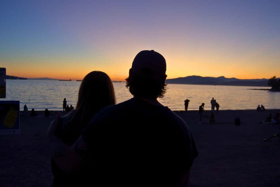 Sunset Bus Tour: Stanley Park & English Bay Photostops - What the $31 price really gets you