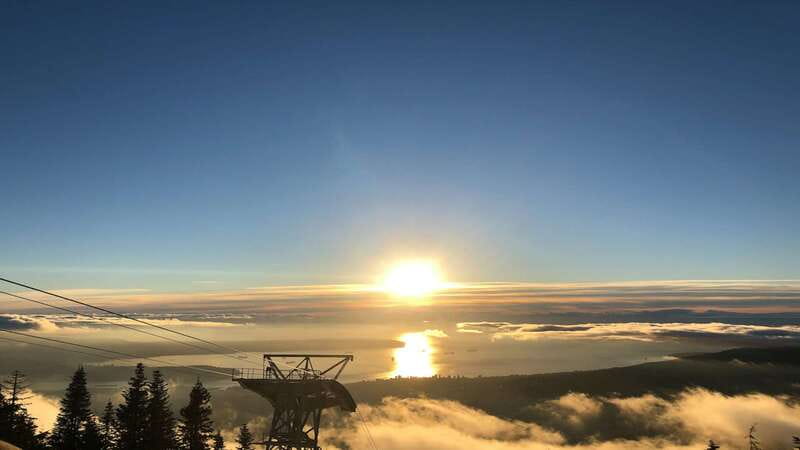 Vancouver: Attractions by Twilight Guided Tour with Dinner - An evening built around Vancouver’s big views