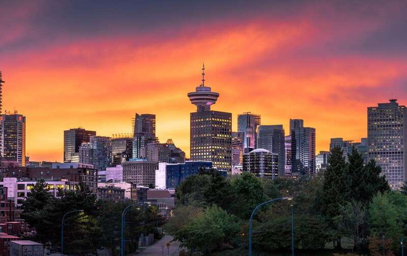 Vancouver: Attractions by Twilight Guided Tour with Dinner - Dinner at Altitude Restaurant