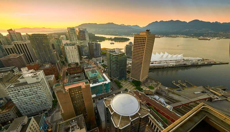 Vancouver: Attractions by Twilight Guided Tour with Dinner - What the small group changes