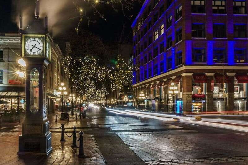 Vancouver: Attractions by Twilight Guided Tour with Dinner - Crossing Capilano Suspension Bridge and Cliffwalk