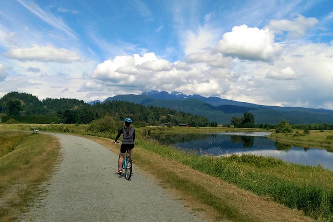 Vancouver Biking and Hiking Tour including Lunch - Transport, timing, and what is included
