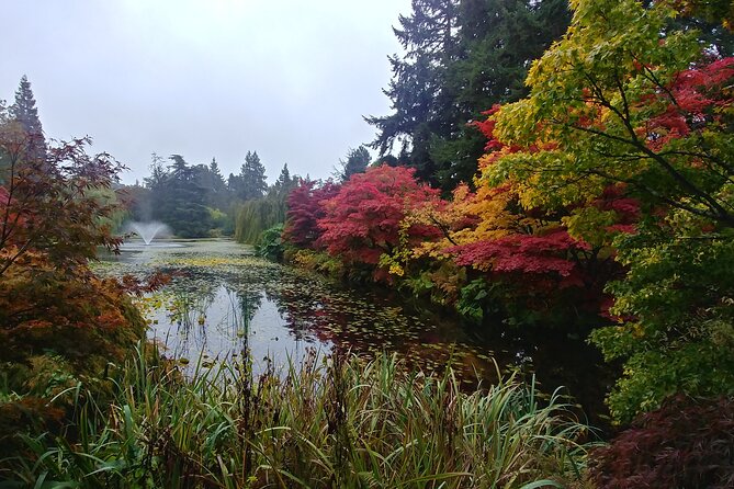 Vancouver Botanical Gardens & Museum Private Explorer - Queen Elizabeth Park: Quarry Gardens, Water, and a Photo Stop