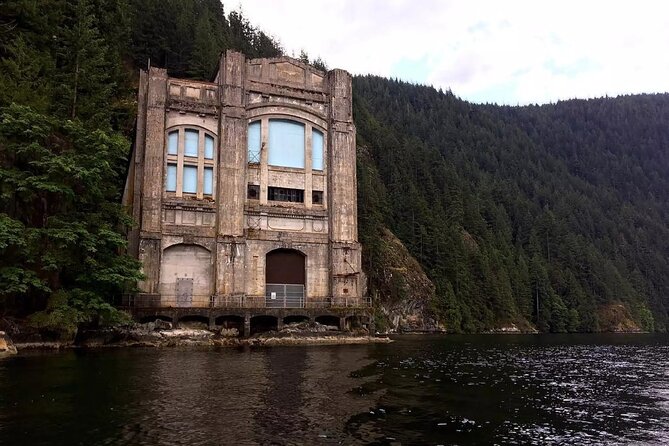 Vancouver City and Waterfall Waterfront Sightseeing Boat Tour - Seals, sea lions, eagles, and the chance of dolphins