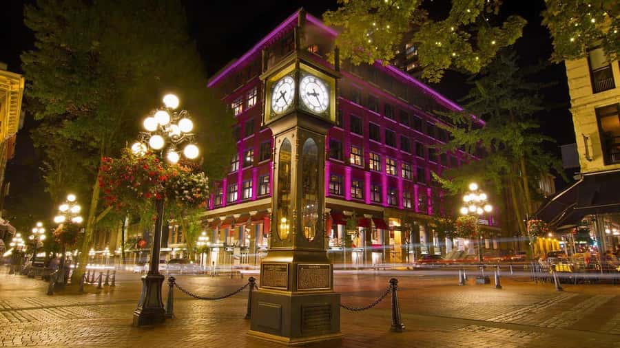 Vancouver: City Highlights Bus Tour - Granville Island and the Public Market