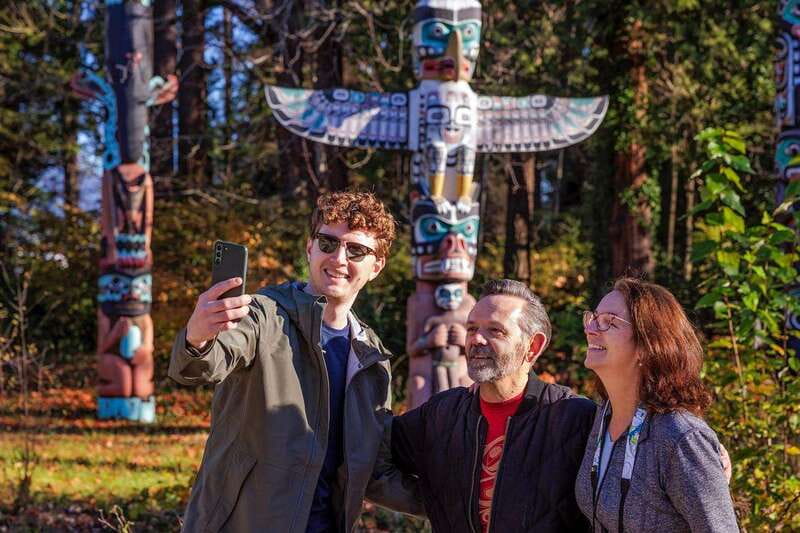 Vancouver: City Highlights Tour with Hotel Transfers - English Bay and the downtown waterfront