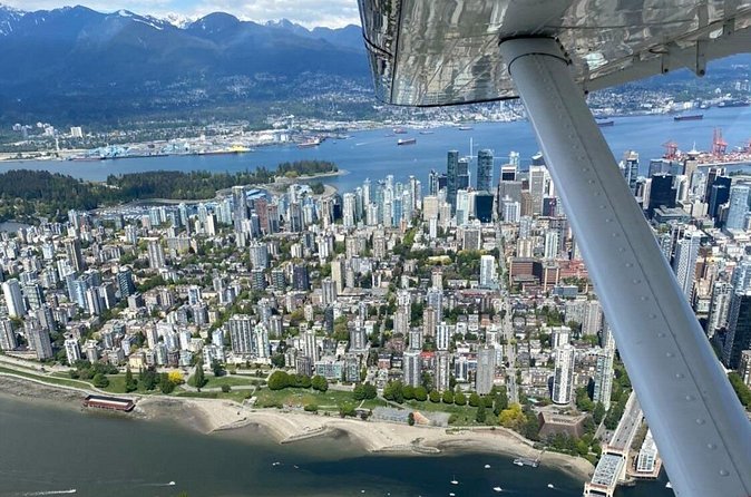 Vancouver City Skyline Scenic Seaplane Tour - City skyline, ocean, and camera time