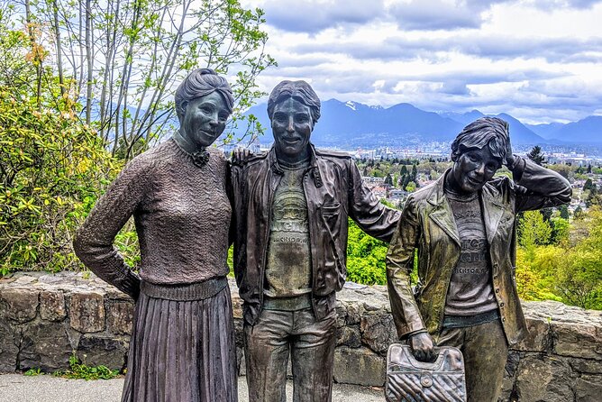 Vancouver city Tour with all attractions - The waterfront artworks around English Bay