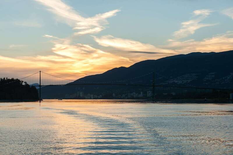 Vancouver: Evening Cruise with Dinner Buffet - Who should book this cruise?