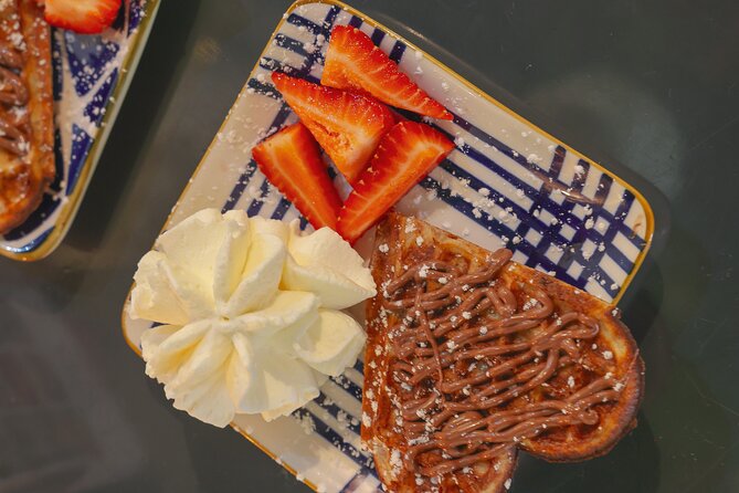 Vancouver Gastown Breakfast Tour with Mimosa and Local Eats - Steam Clock: Five Minutes for Gastown’s Classic Photo
