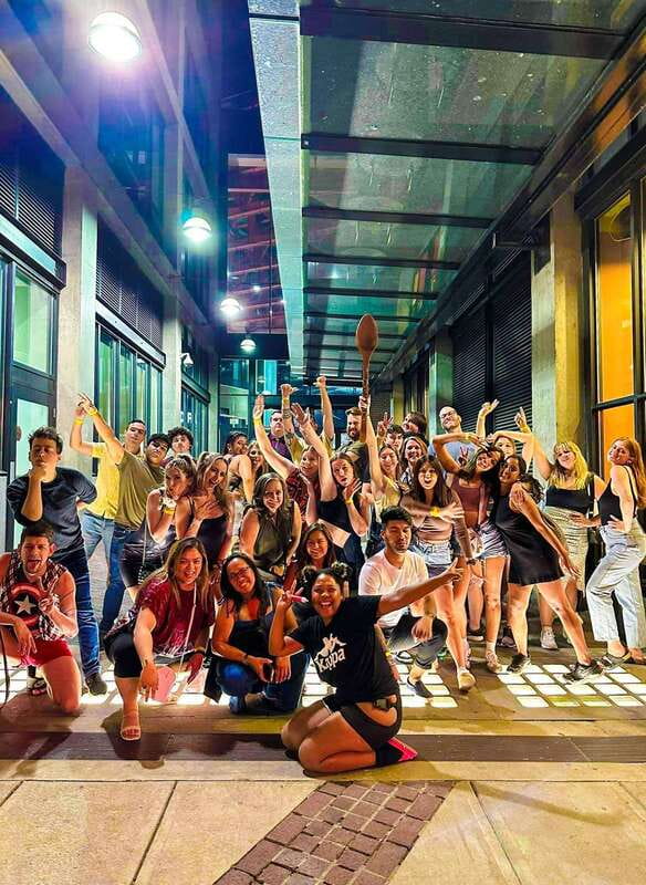 Vancouver: Gastown Pub Crawl - The social mood favors a younger party crowd