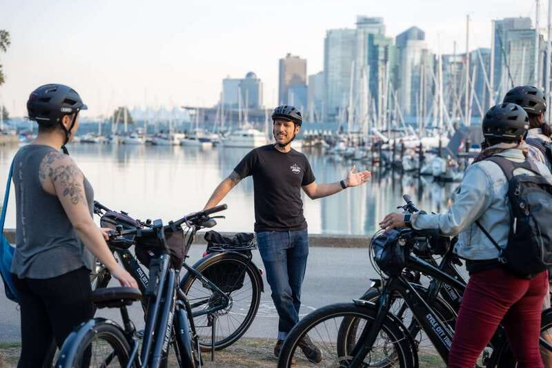 Vancouver: Guided Bike Tour - English Bay and the route to Granville Island