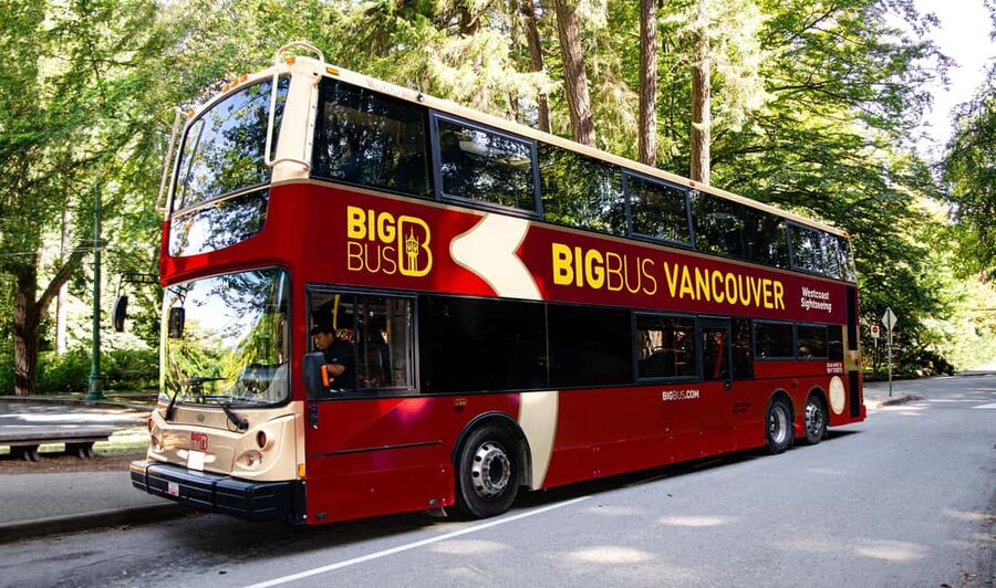 Vancouver: Hop-on Hop-off Sightseeing Tour with 10 Stops - Begin at Canada Place and the harbourfront