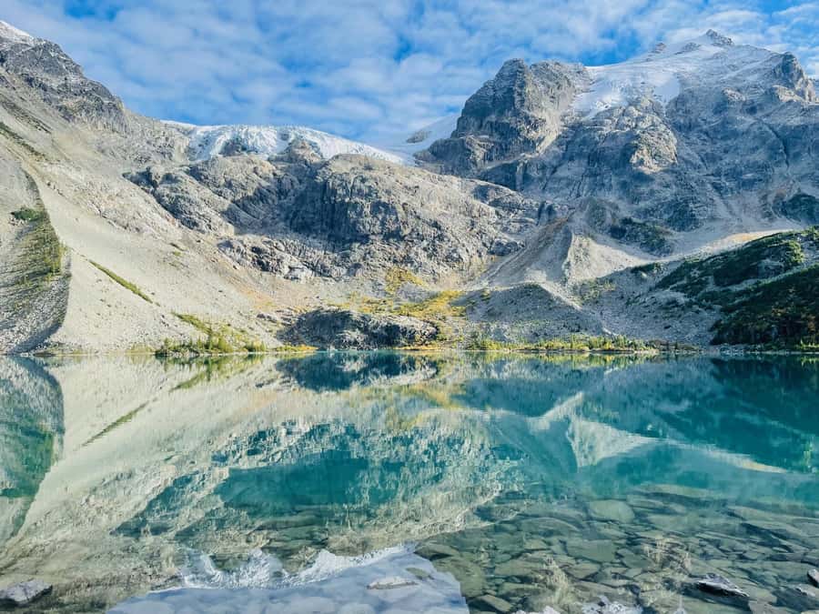 Vancouver: Joffre Lakes Park Hike and Whistler Day Trip - Who will get the most from this trip