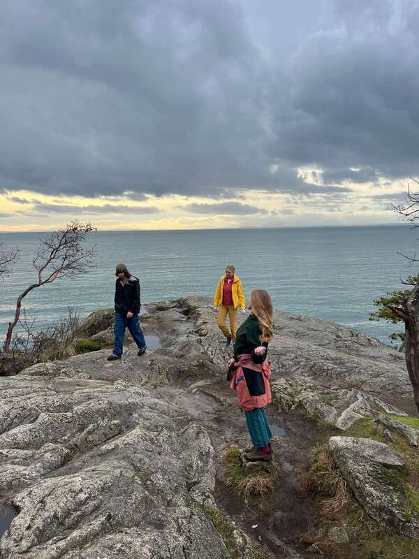 Vancouver: Lighthouse Park Hike - What a small group changes