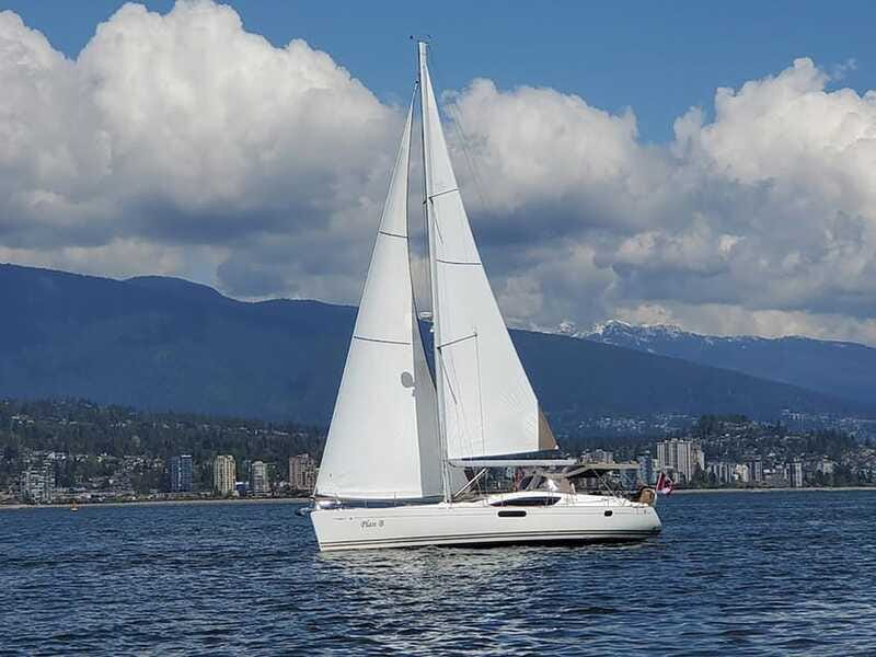 Vancouver: Mosquito Creek and English Bay Sailboat Cruise - A real sailing lesson, not just a ride